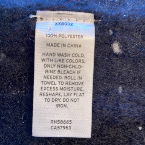 Cosy black and white speckled blanket scarf - Picture 5 of 5